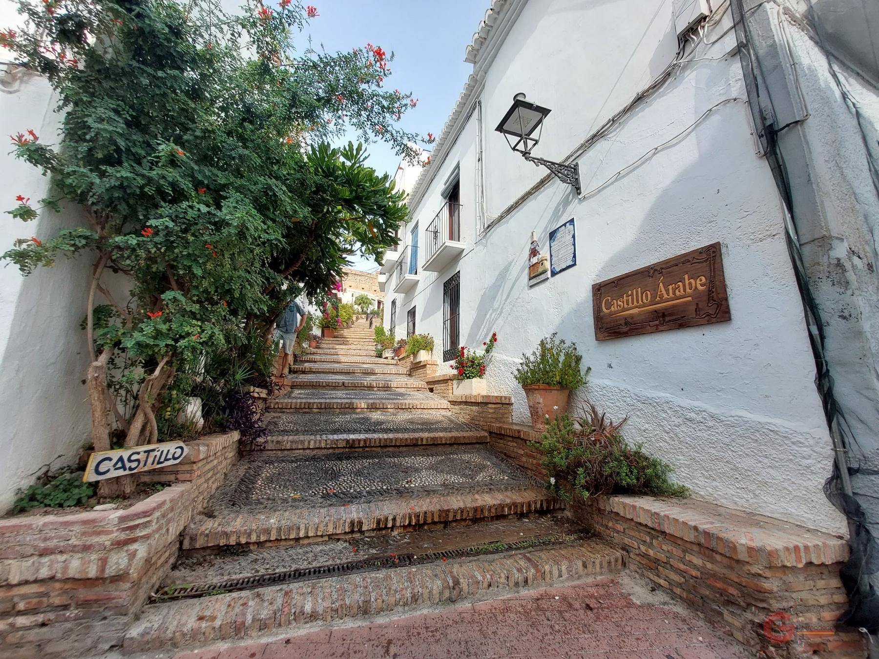 For sale of house in Salobreña