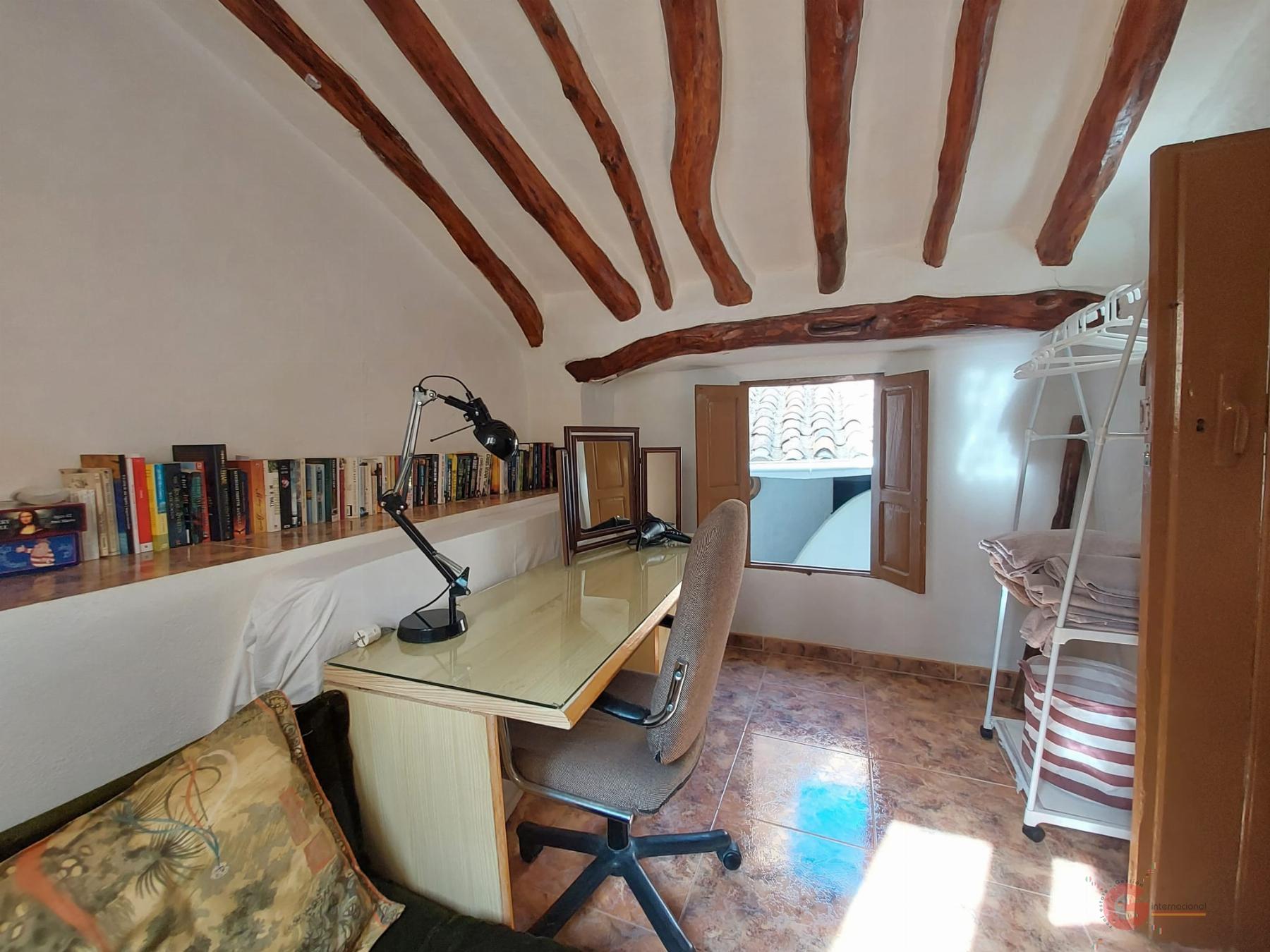 For sale of house in Vélez de Benaudalla