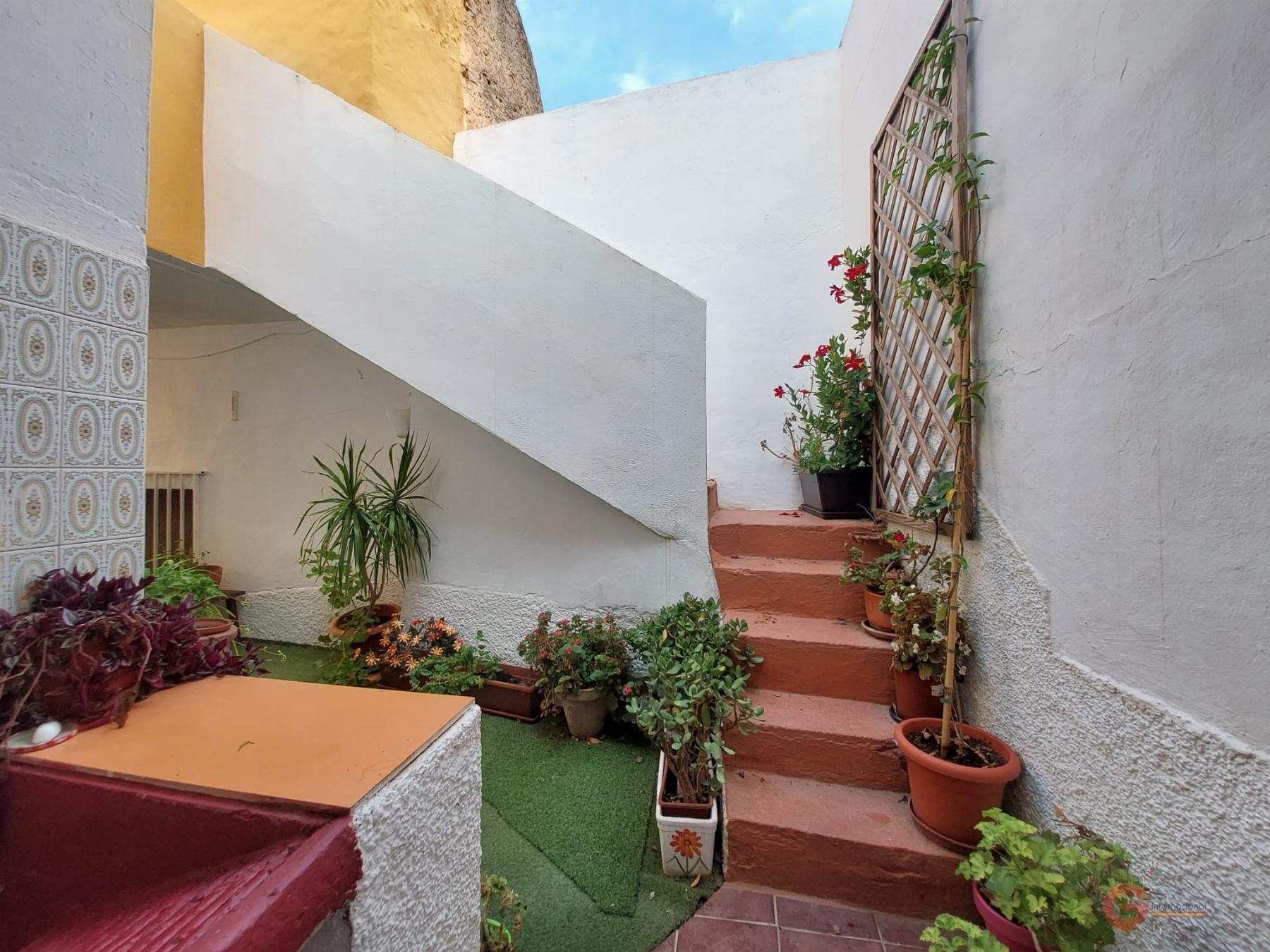 For sale of house in Vélez de Benaudalla