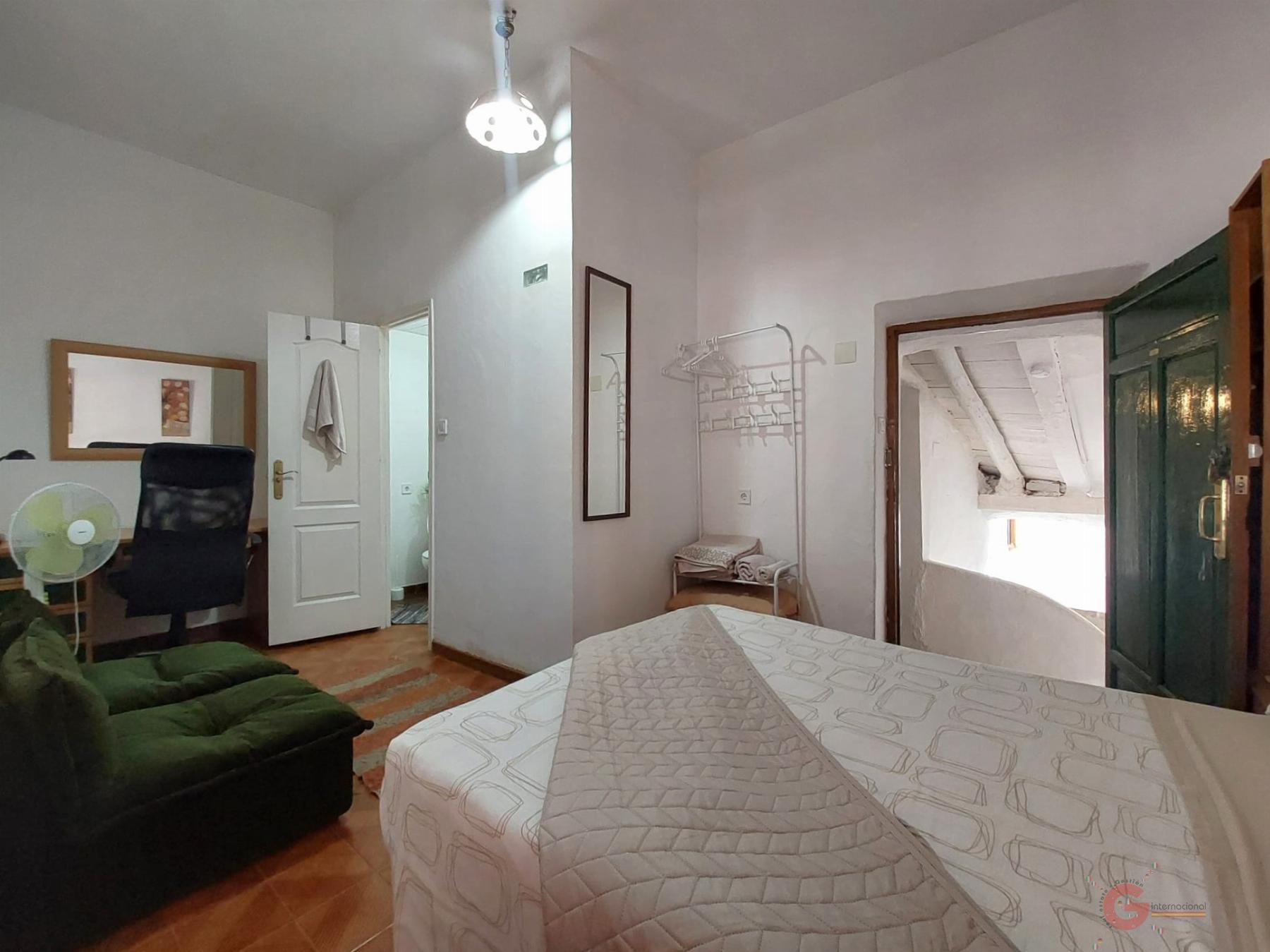 For sale of house in Vélez de Benaudalla