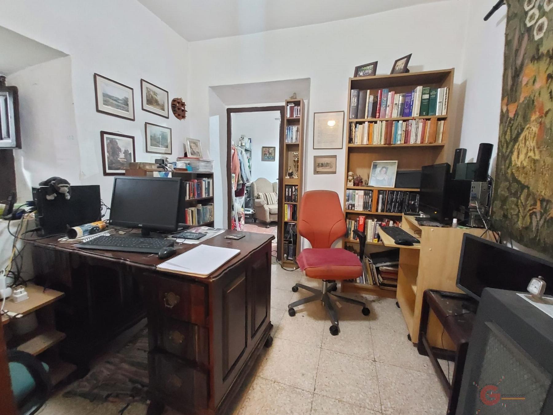 For sale of house in Vélez de Benaudalla