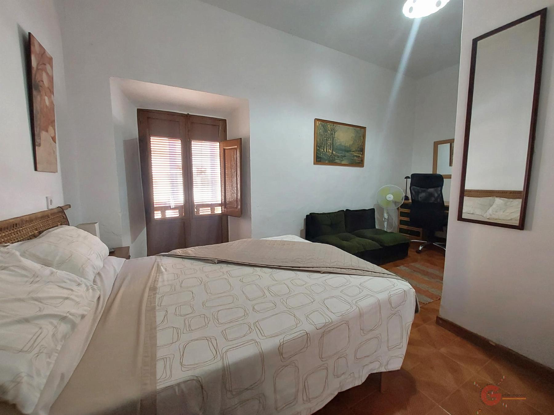 For sale of house in Vélez de Benaudalla