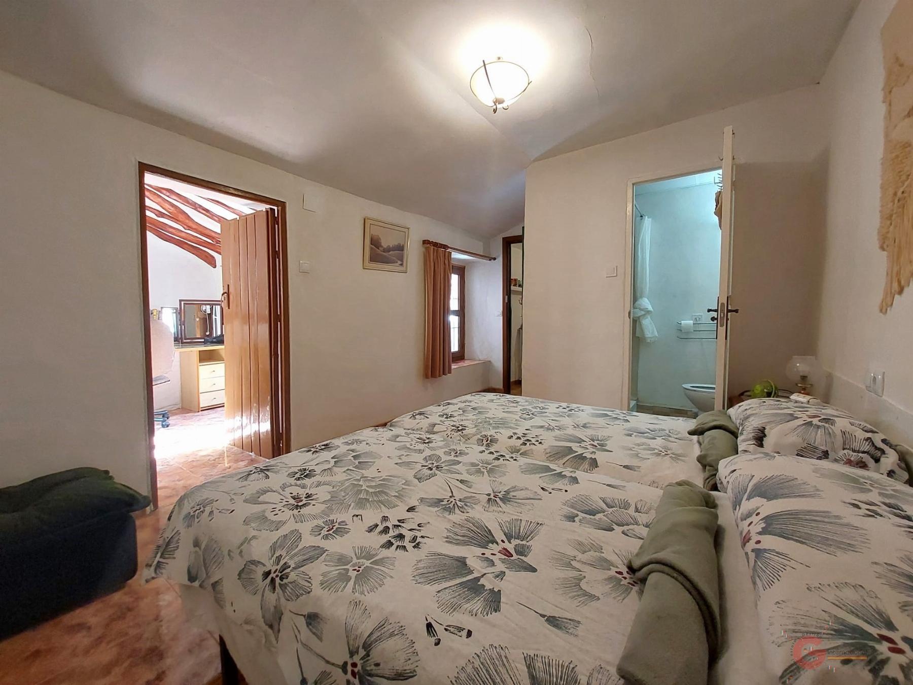 For sale of house in Vélez de Benaudalla