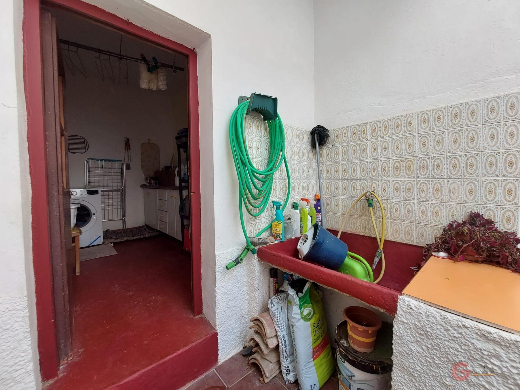 For sale of house in Vélez de Benaudalla