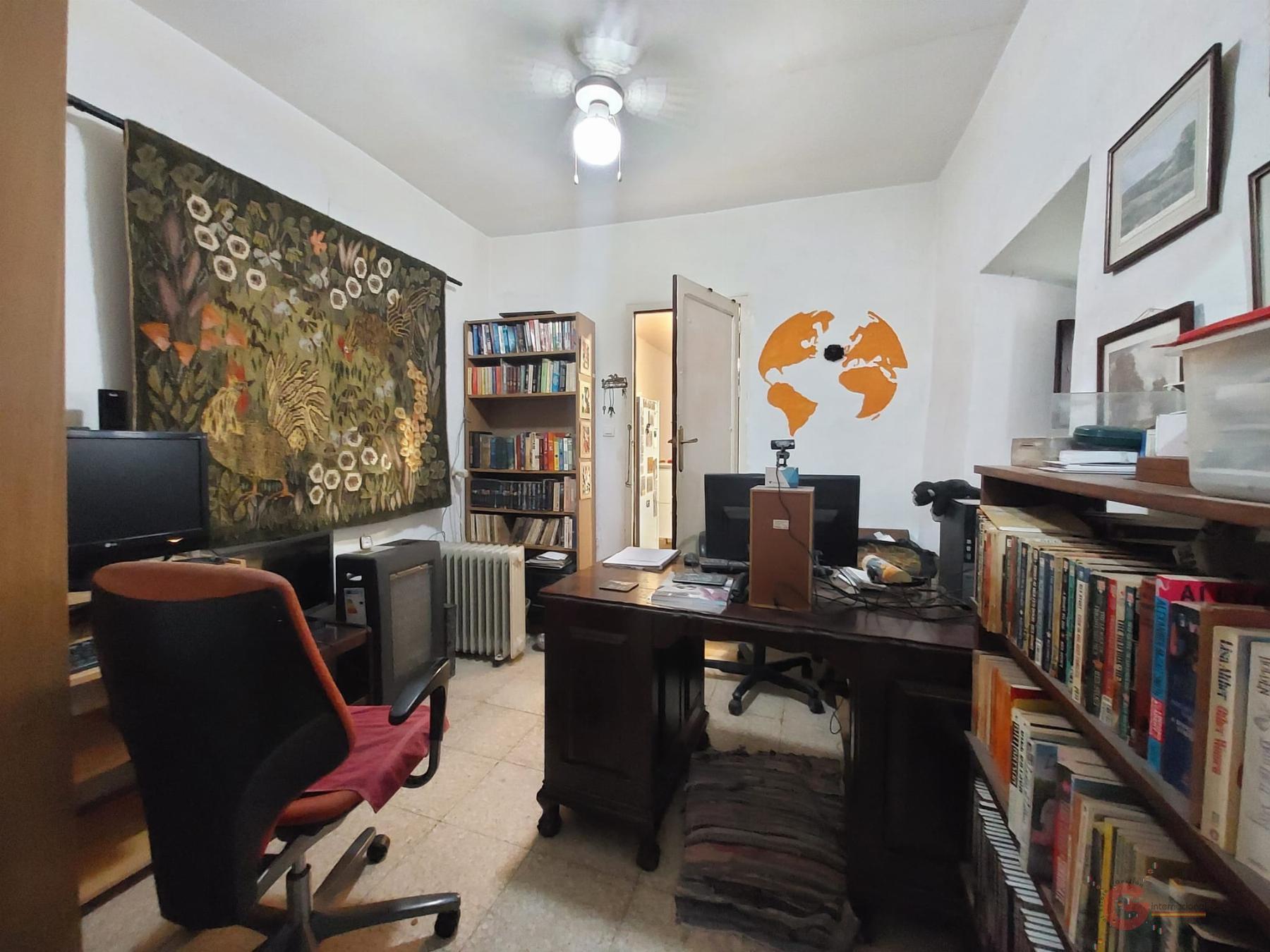 For sale of house in Vélez de Benaudalla