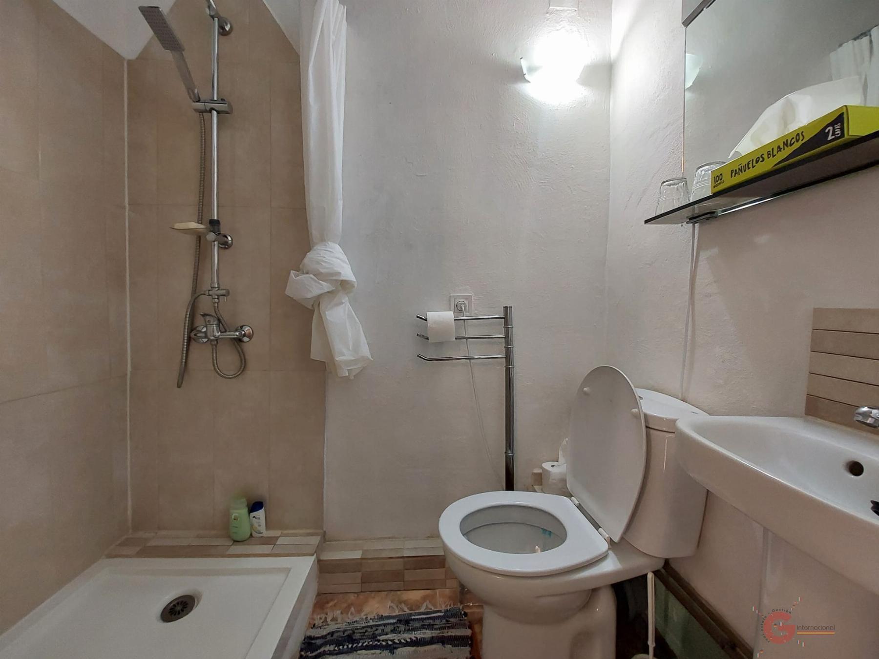 For sale of house in Vélez de Benaudalla