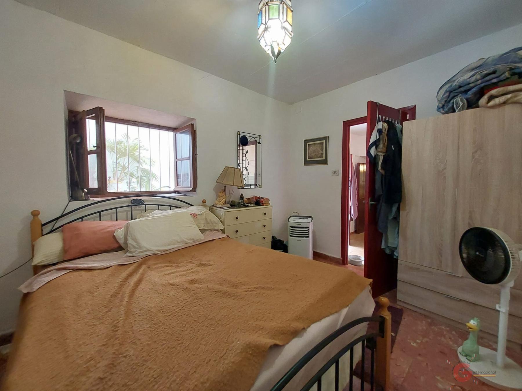 For sale of house in Vélez de Benaudalla