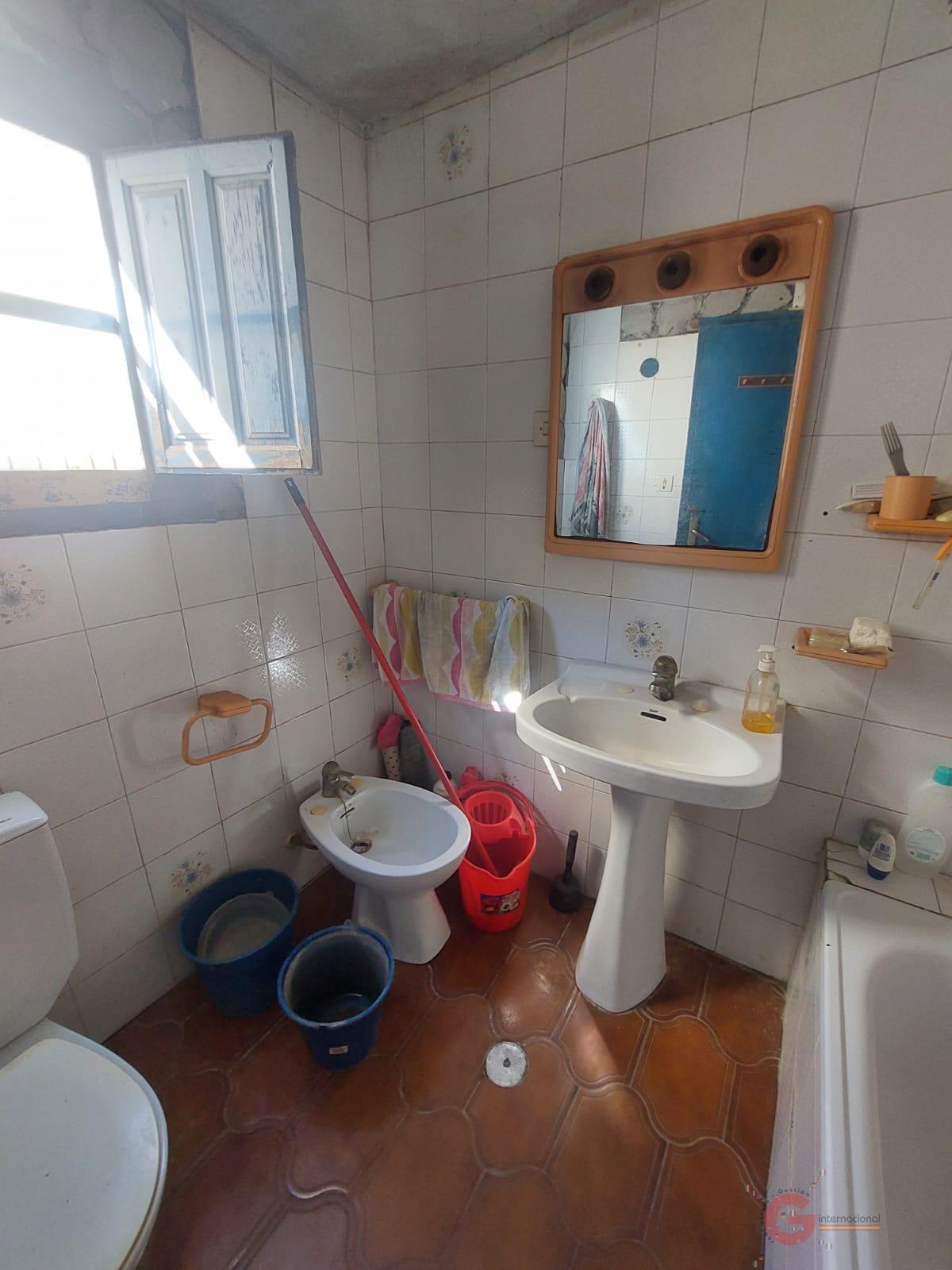 For sale of house in Salobreña