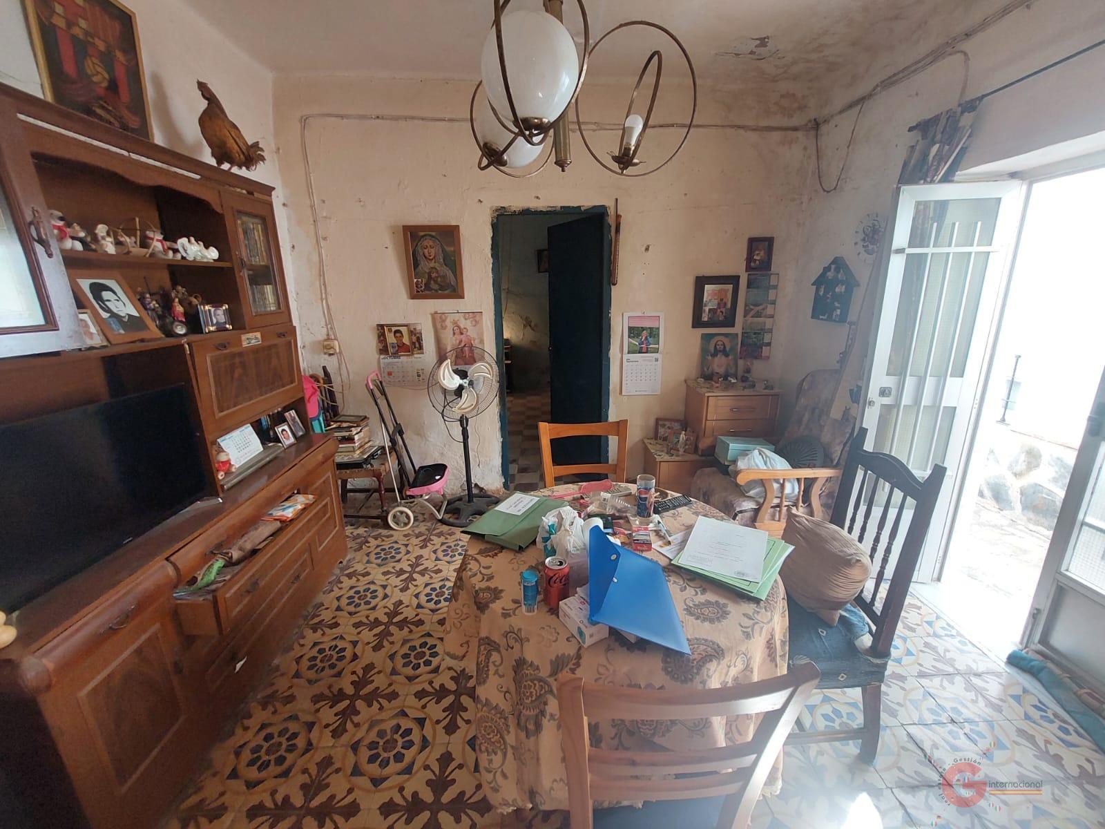 For sale of house in Salobreña