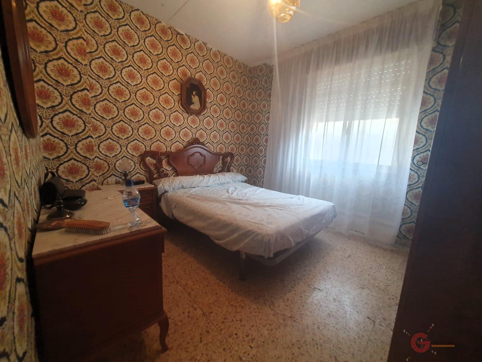 For sale of house in Lanjarón