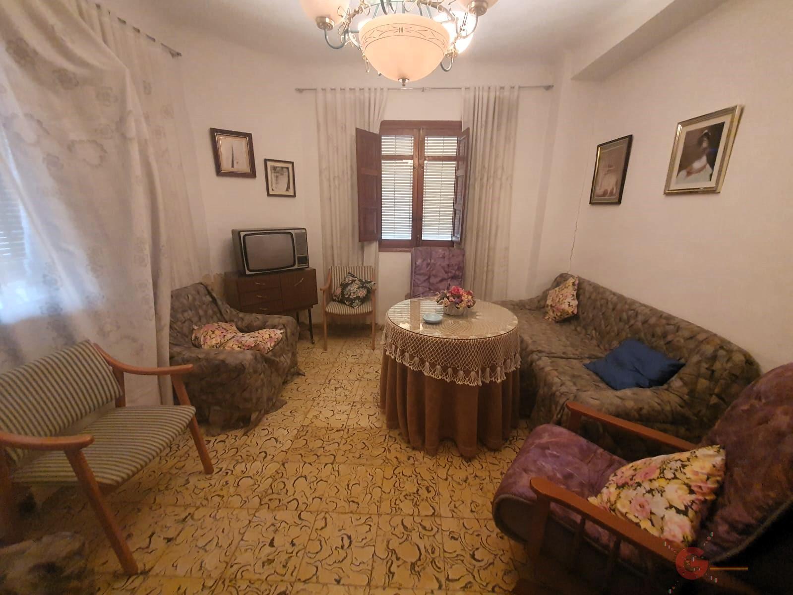For sale of house in Lanjarón