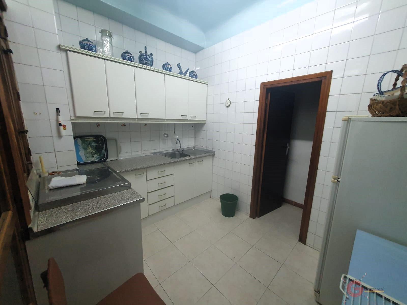 For sale of house in Lanjarón