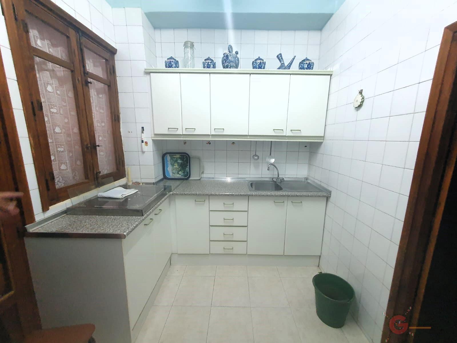 For sale of house in Lanjarón