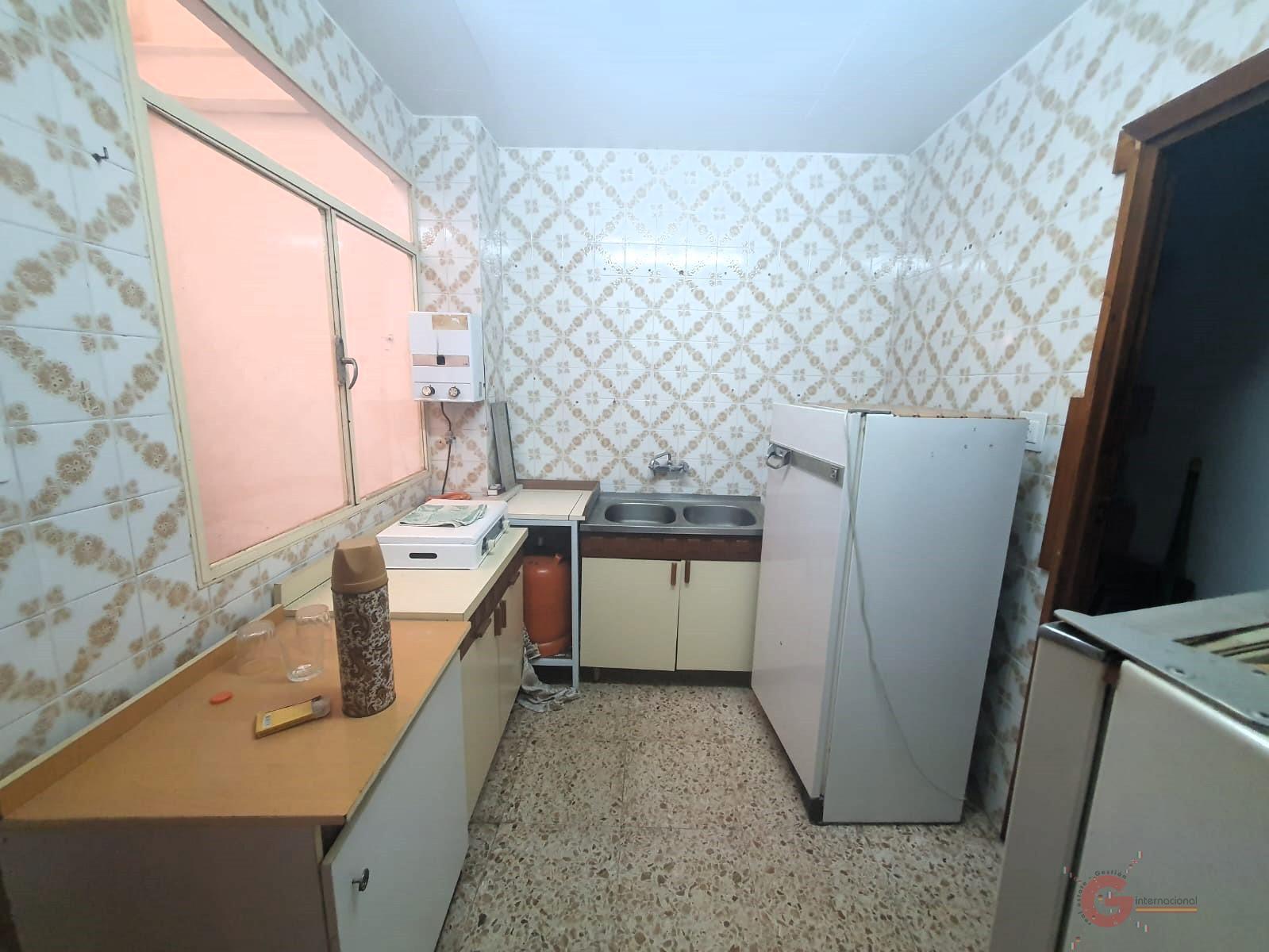 For sale of house in Lanjarón