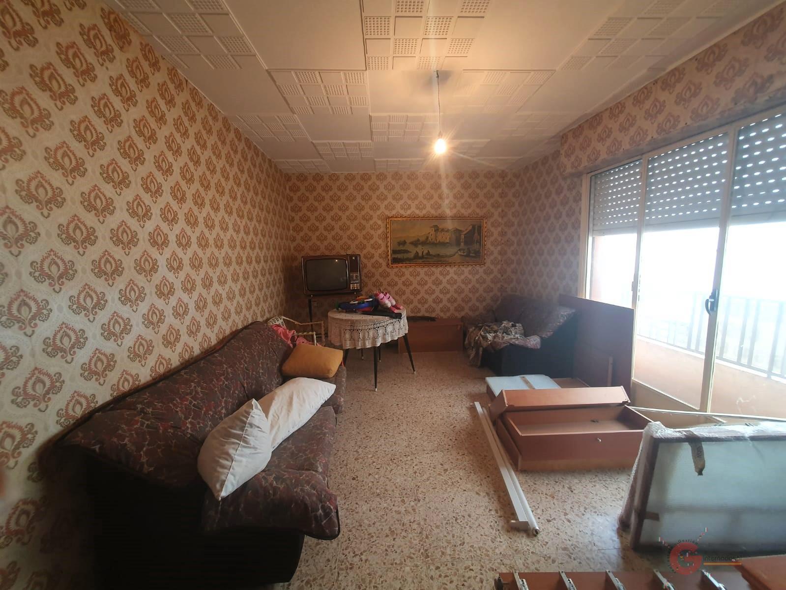 For sale of house in Lanjarón