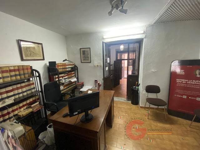 For sale of house in Vélez-Málaga