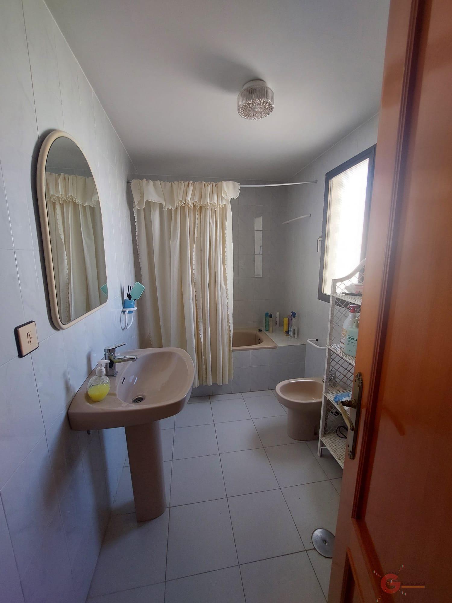For sale of flat in Salobreña