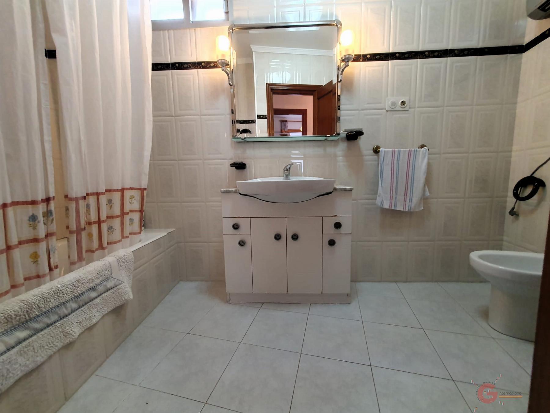 Venta de casa en Vélez de Benaudalla
