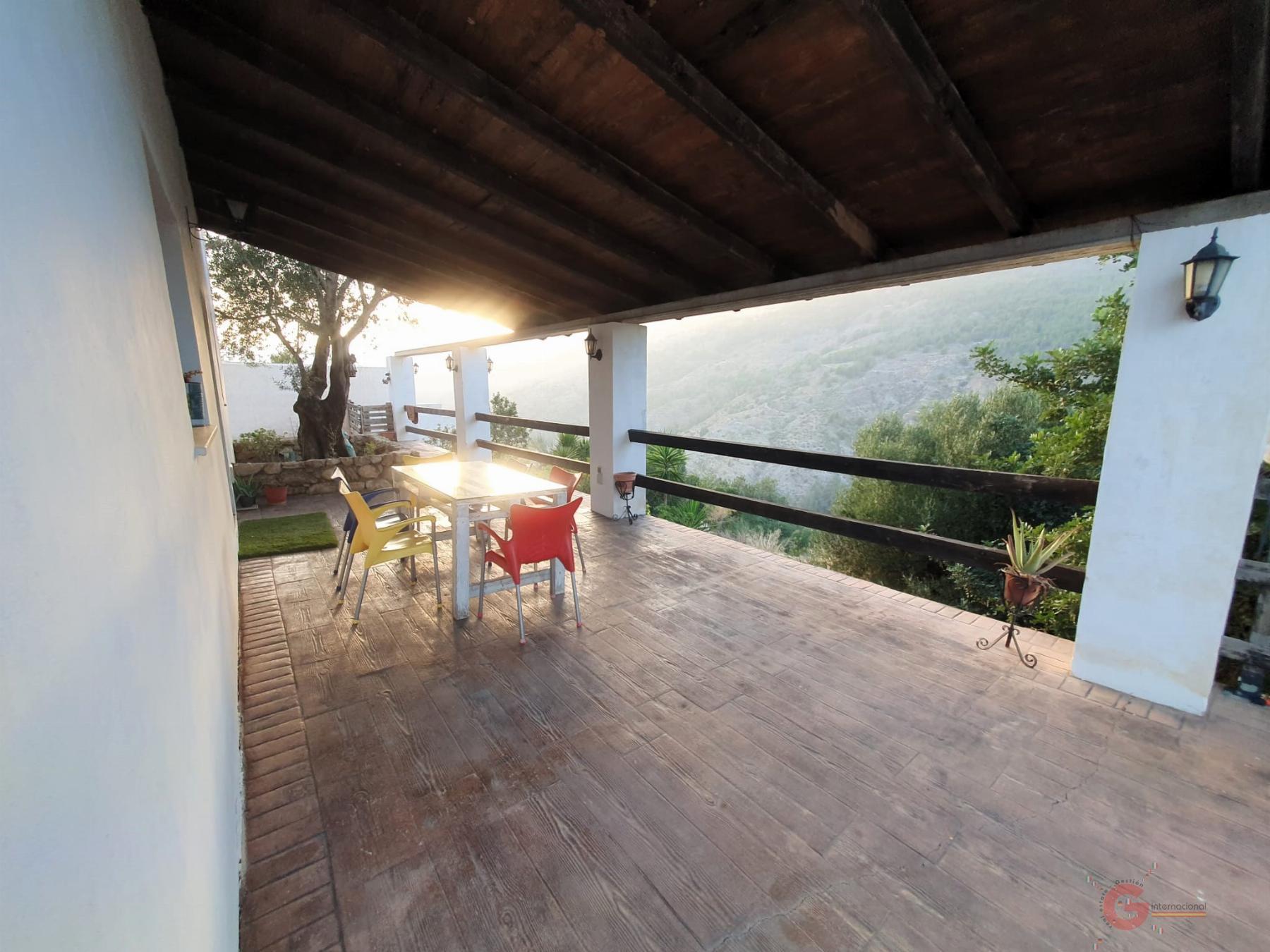 Venta de finca rústica en Vélez de Benaudalla