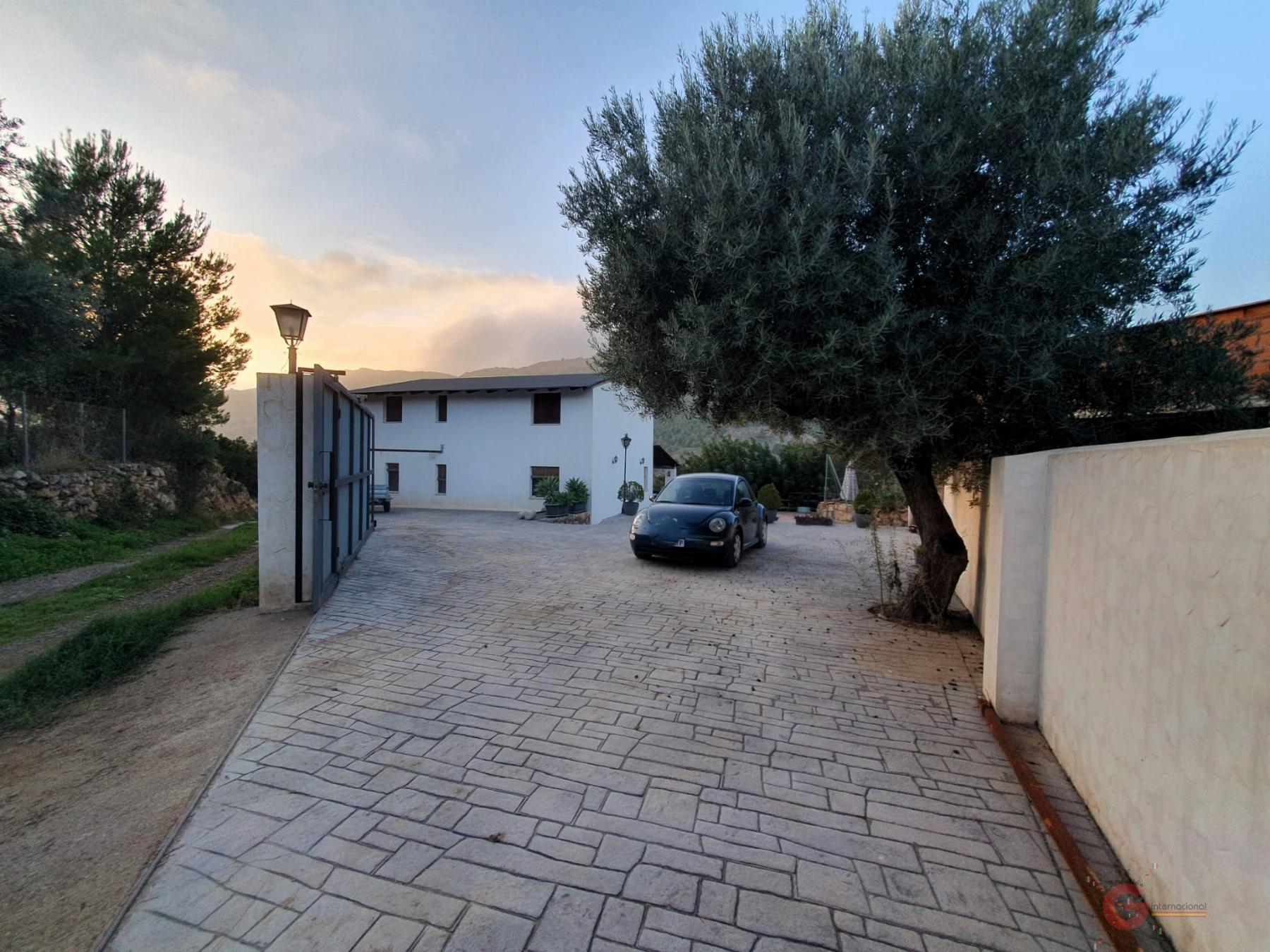 Venta de finca rústica en Vélez de Benaudalla