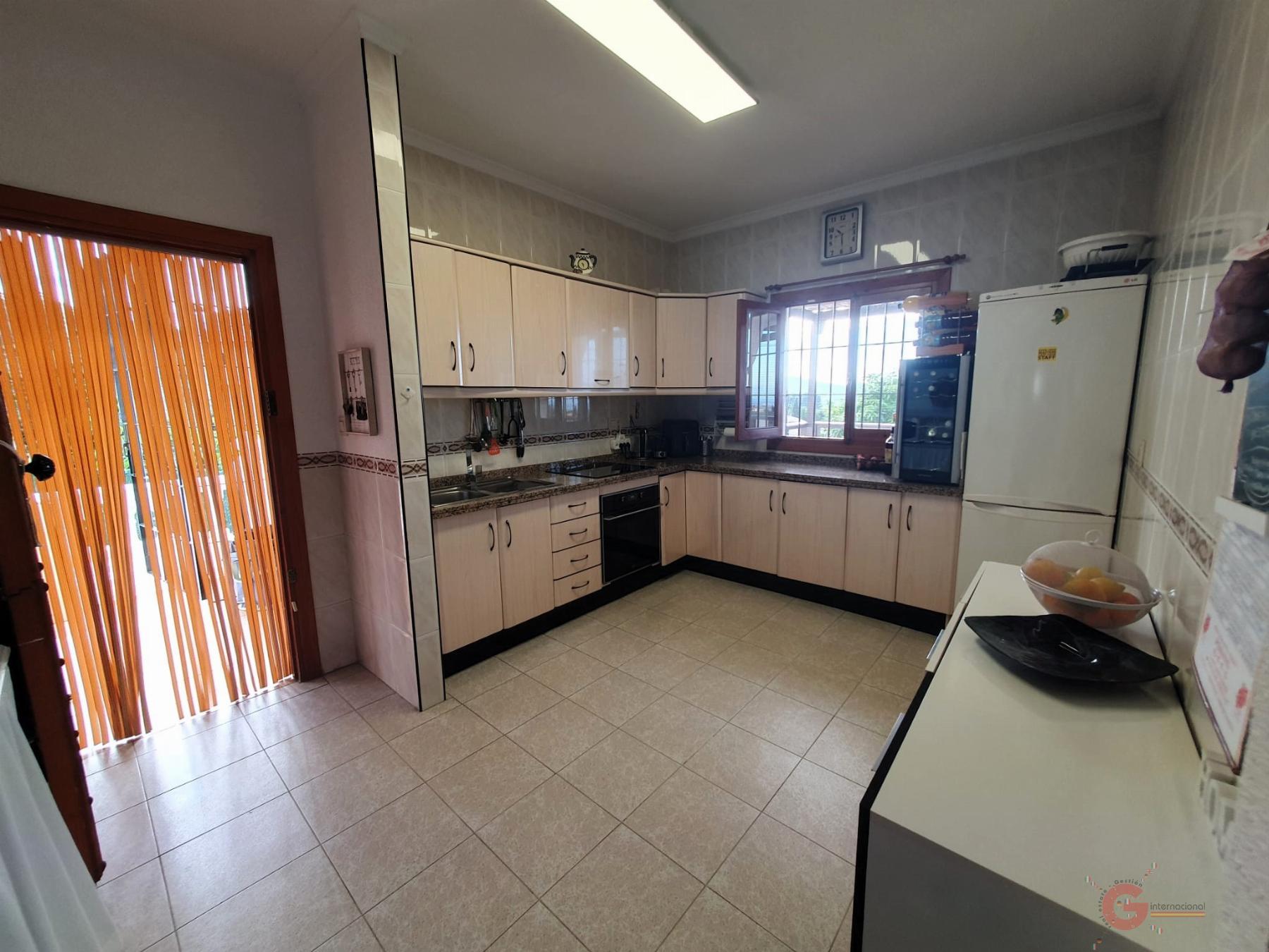 For sale of rural property in Motril