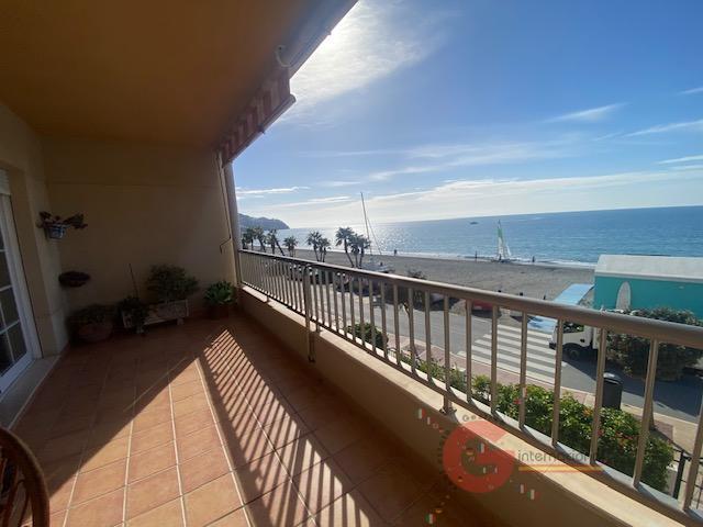 For sale of flat in La Herradura