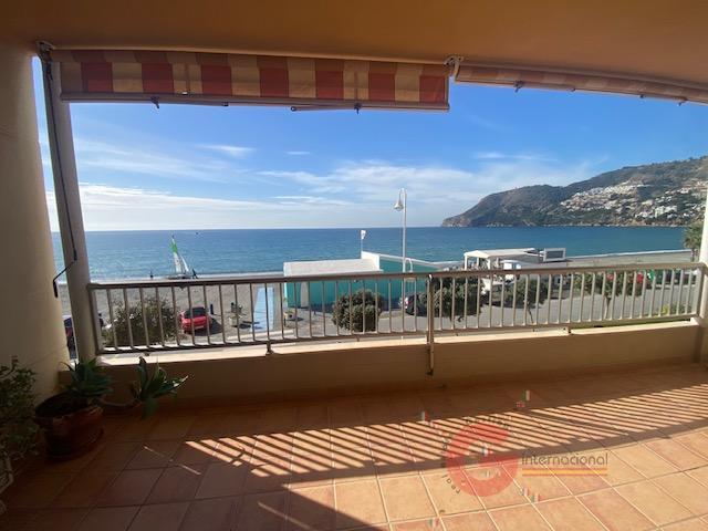 For sale of flat in La Herradura