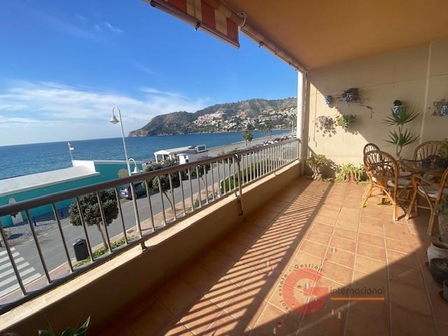 For sale of flat in La Herradura