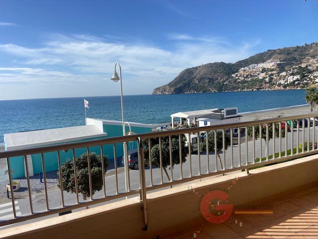 For sale of flat in La Herradura