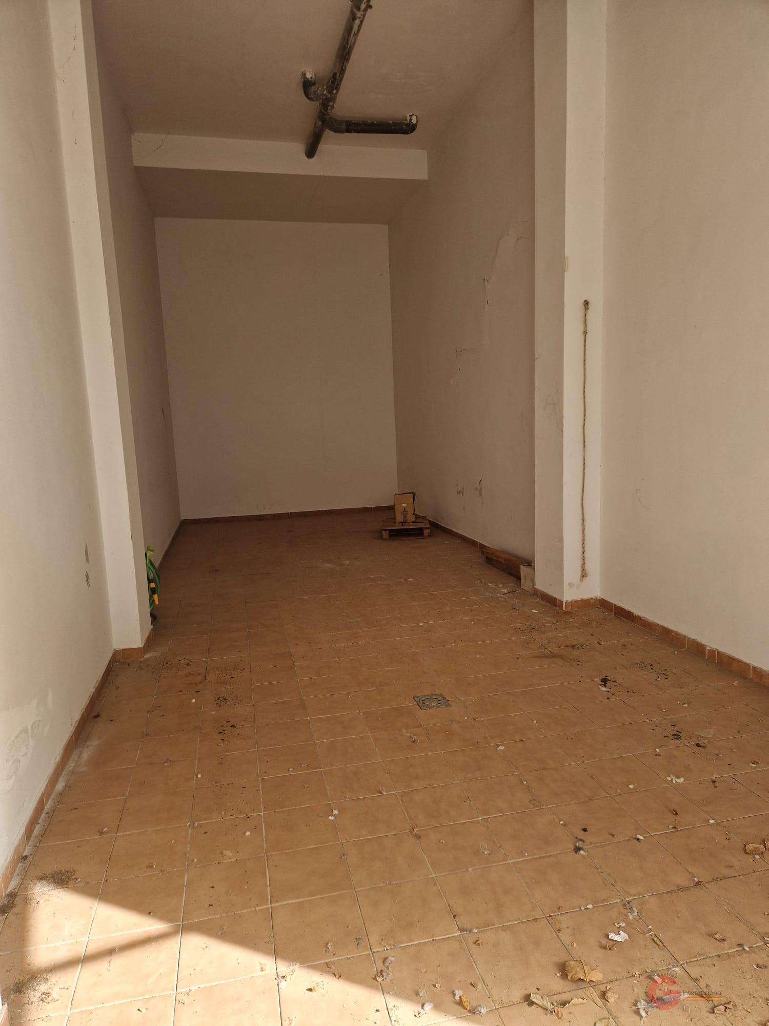 For sale of garage in Otívar