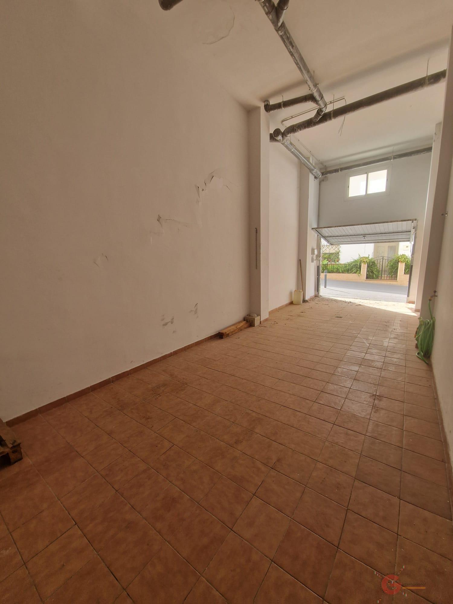 For sale of garage in Otívar