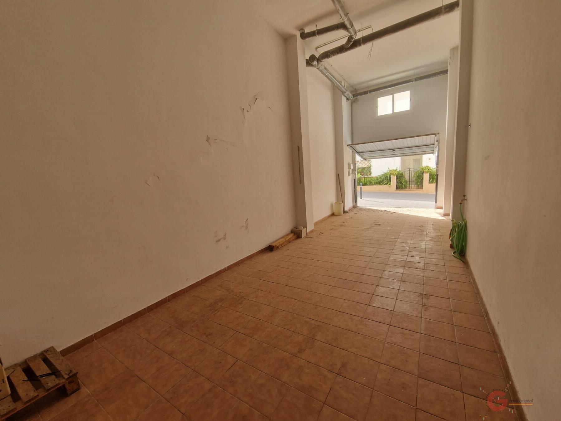 For sale of garage in Otívar