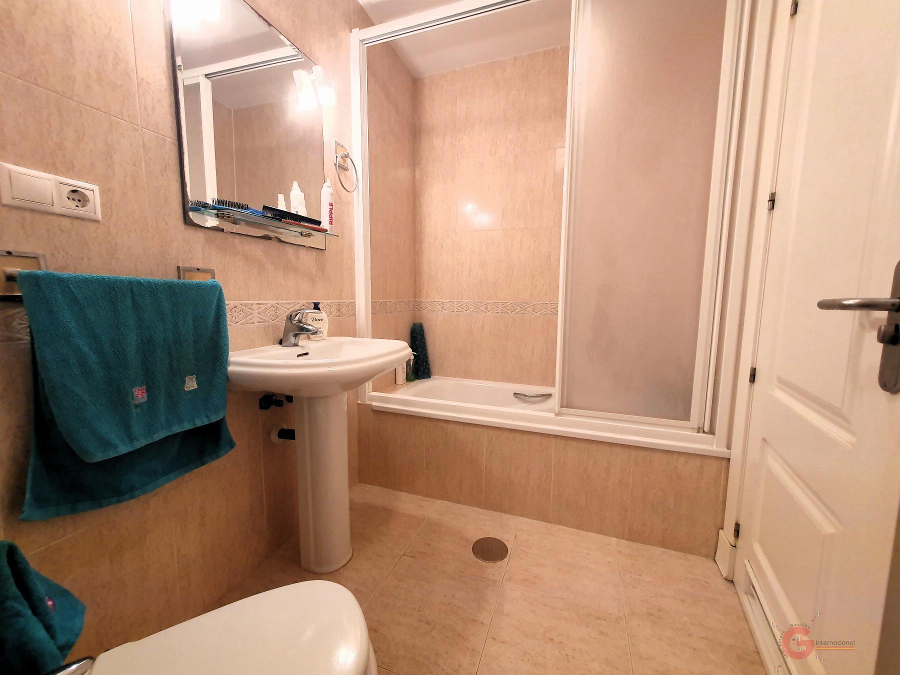 For sale of flat in Calahonda