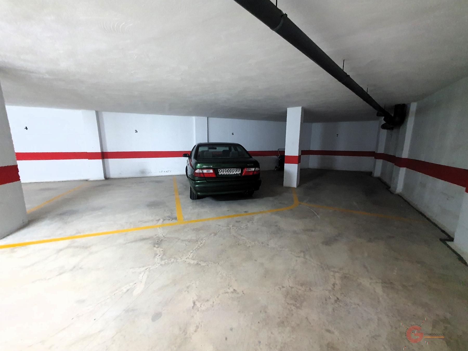 For sale of flat in Calahonda