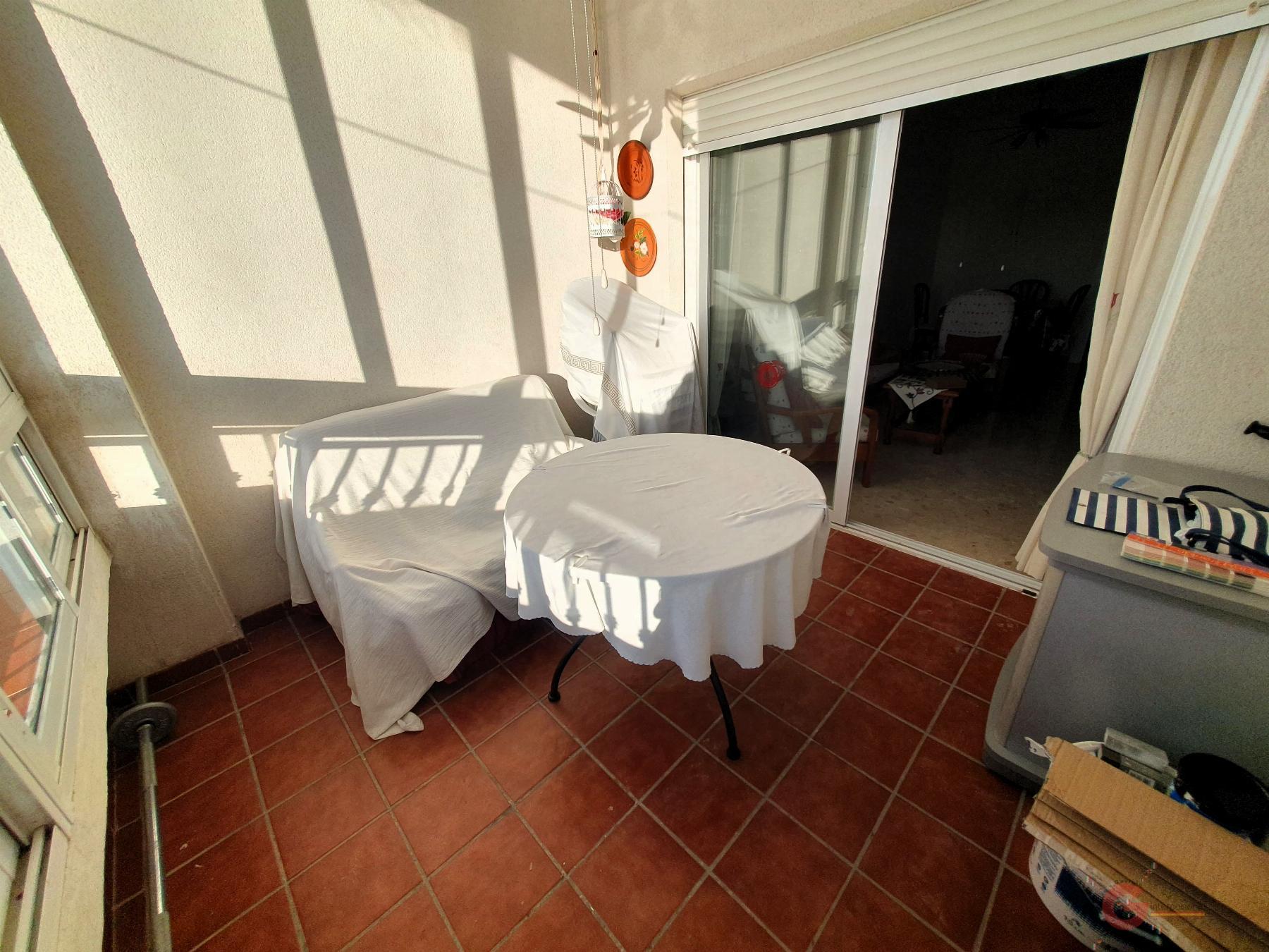 For sale of flat in Calahonda