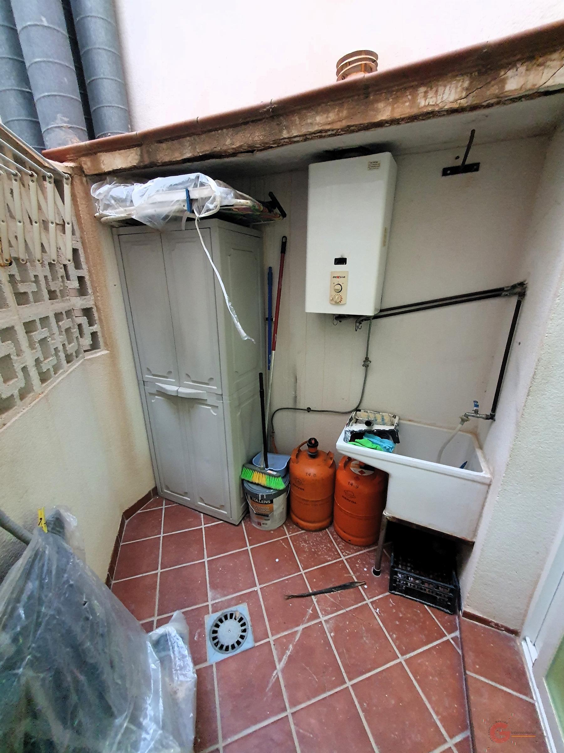 For sale of flat in Calahonda