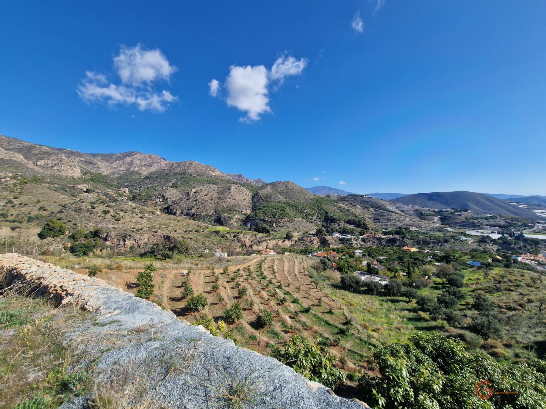 Venta de terreno en Molvízar