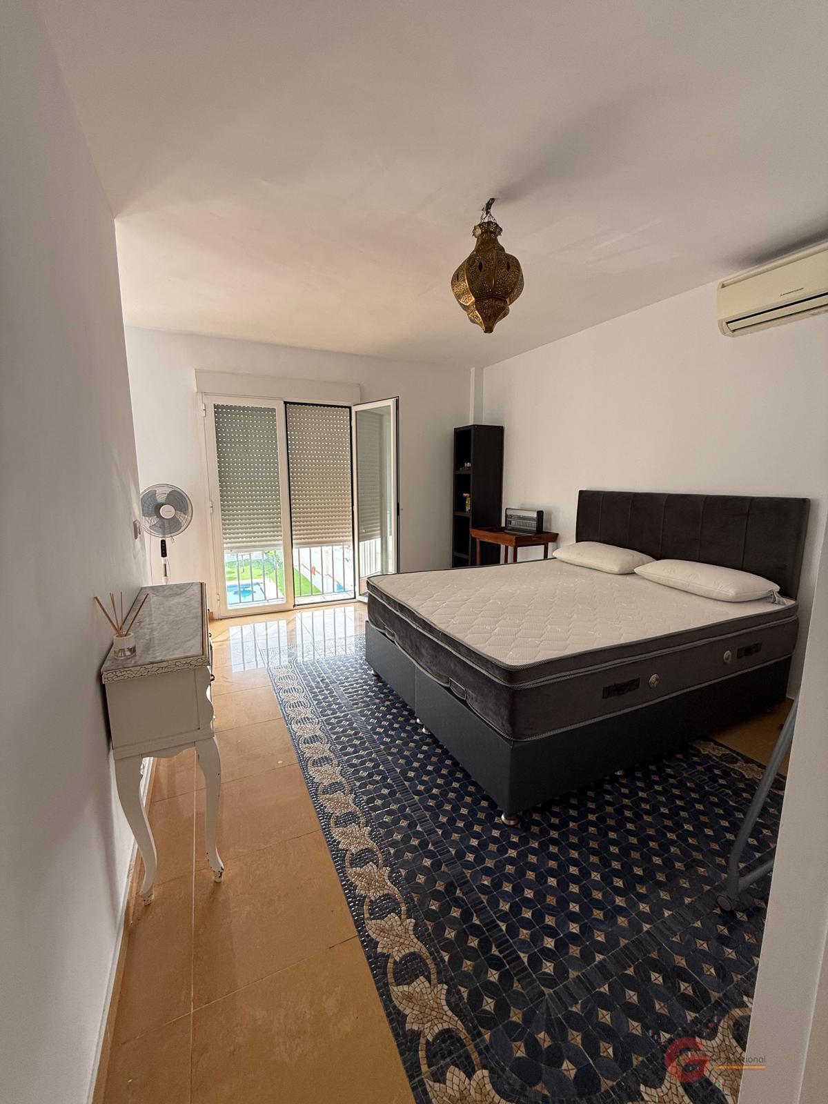 For sale of house in Salobreña