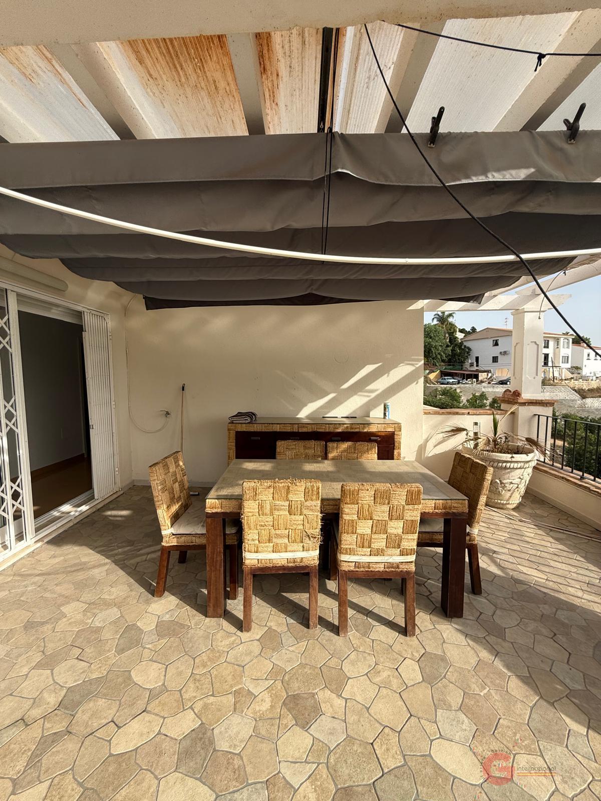 For sale of house in Salobreña