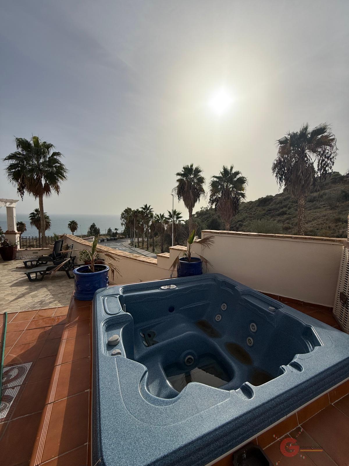 For sale of house in Salobreña