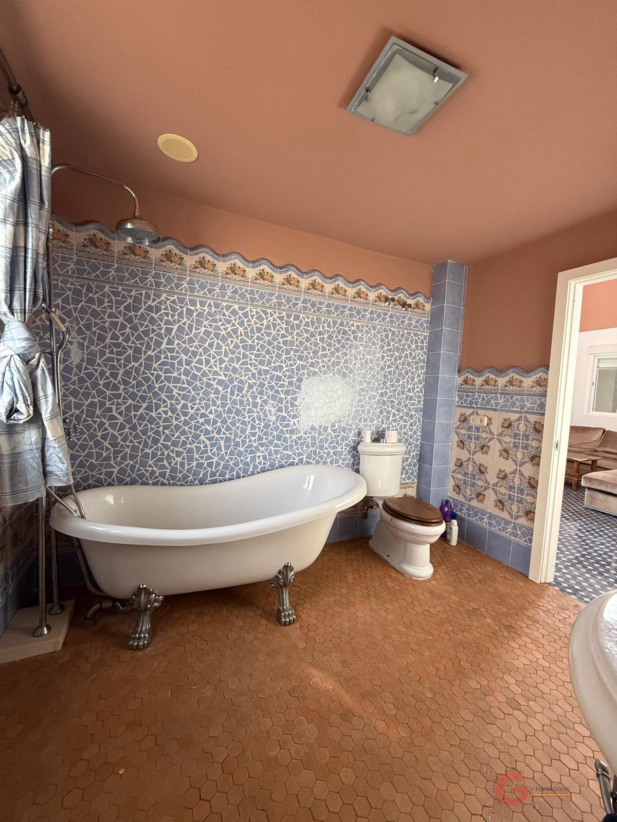 For sale of house in Salobreña