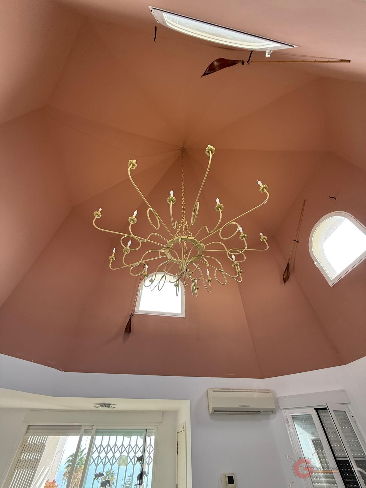 For sale of house in Salobreña