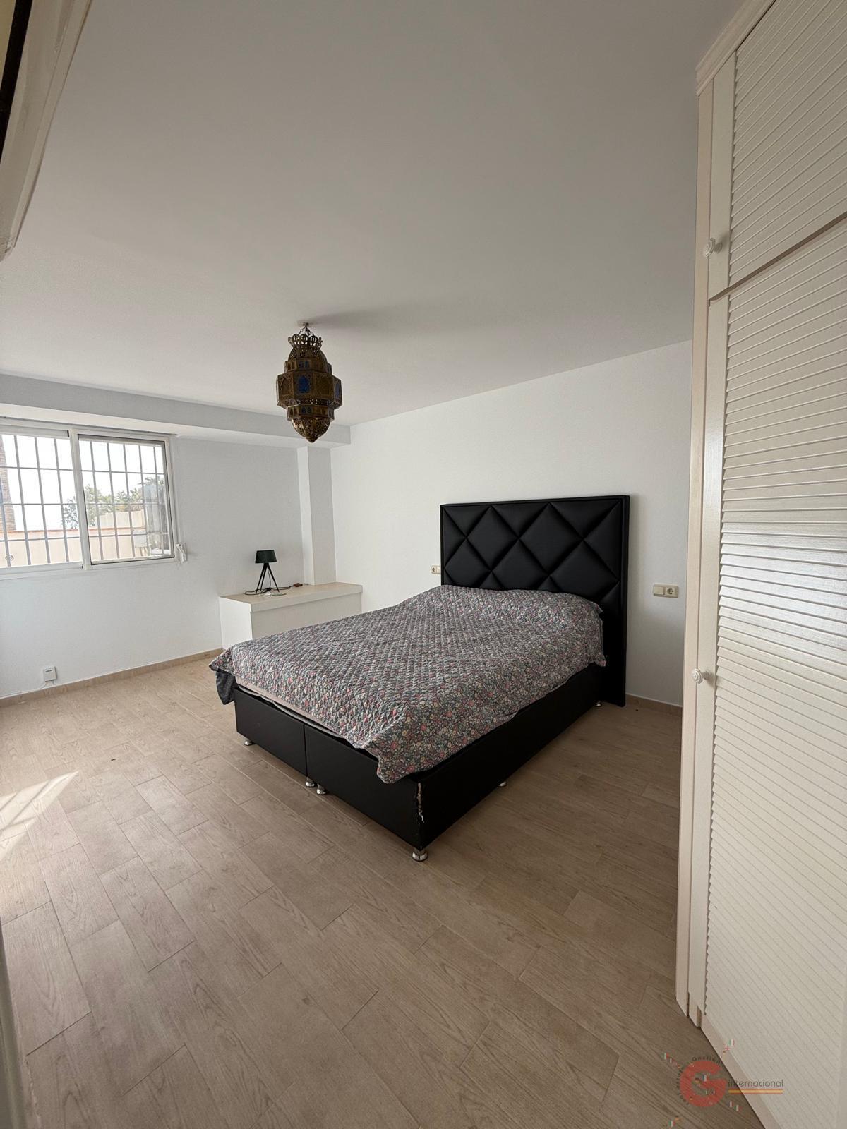 For sale of house in Salobreña