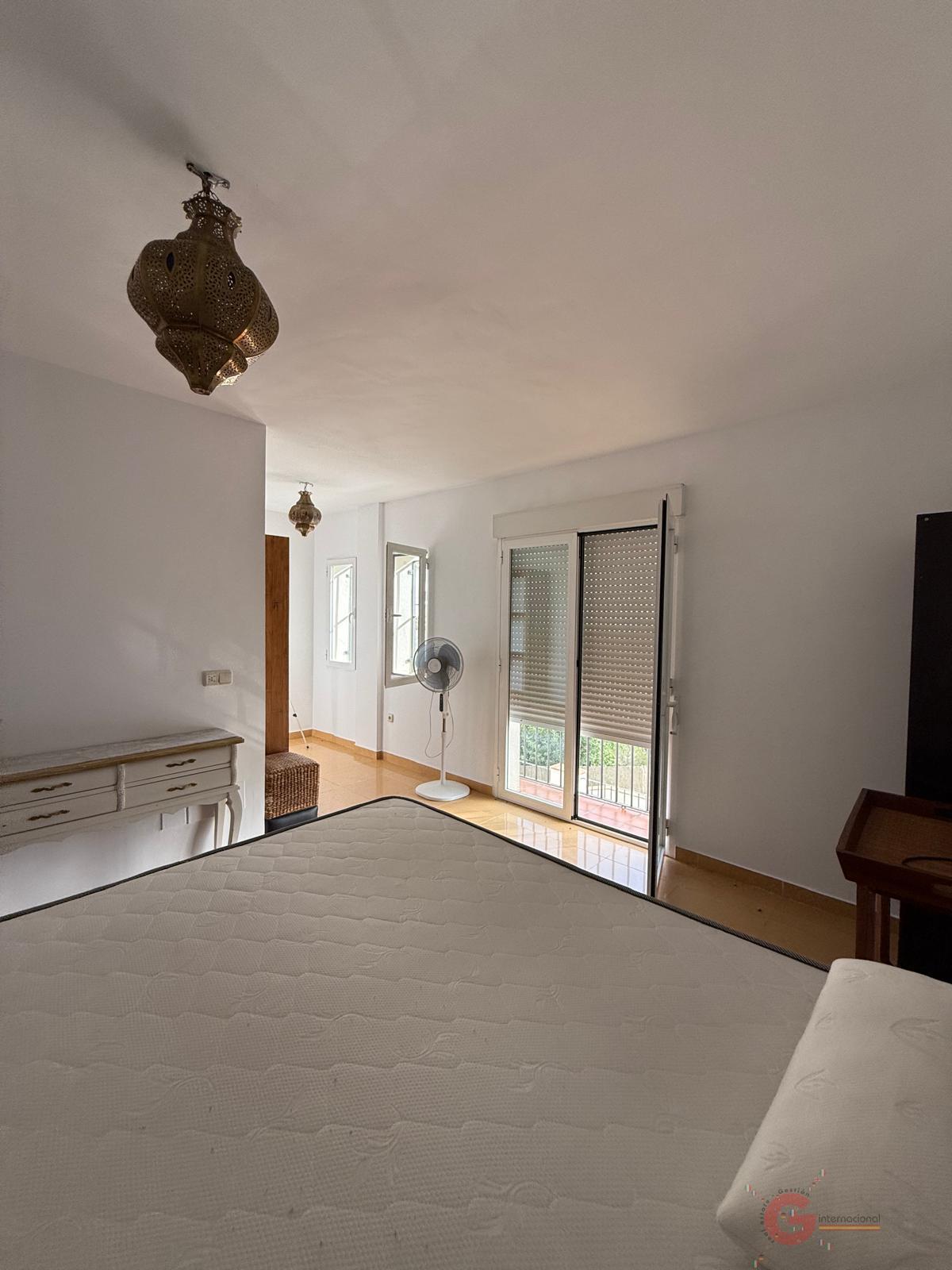 For sale of house in Salobreña