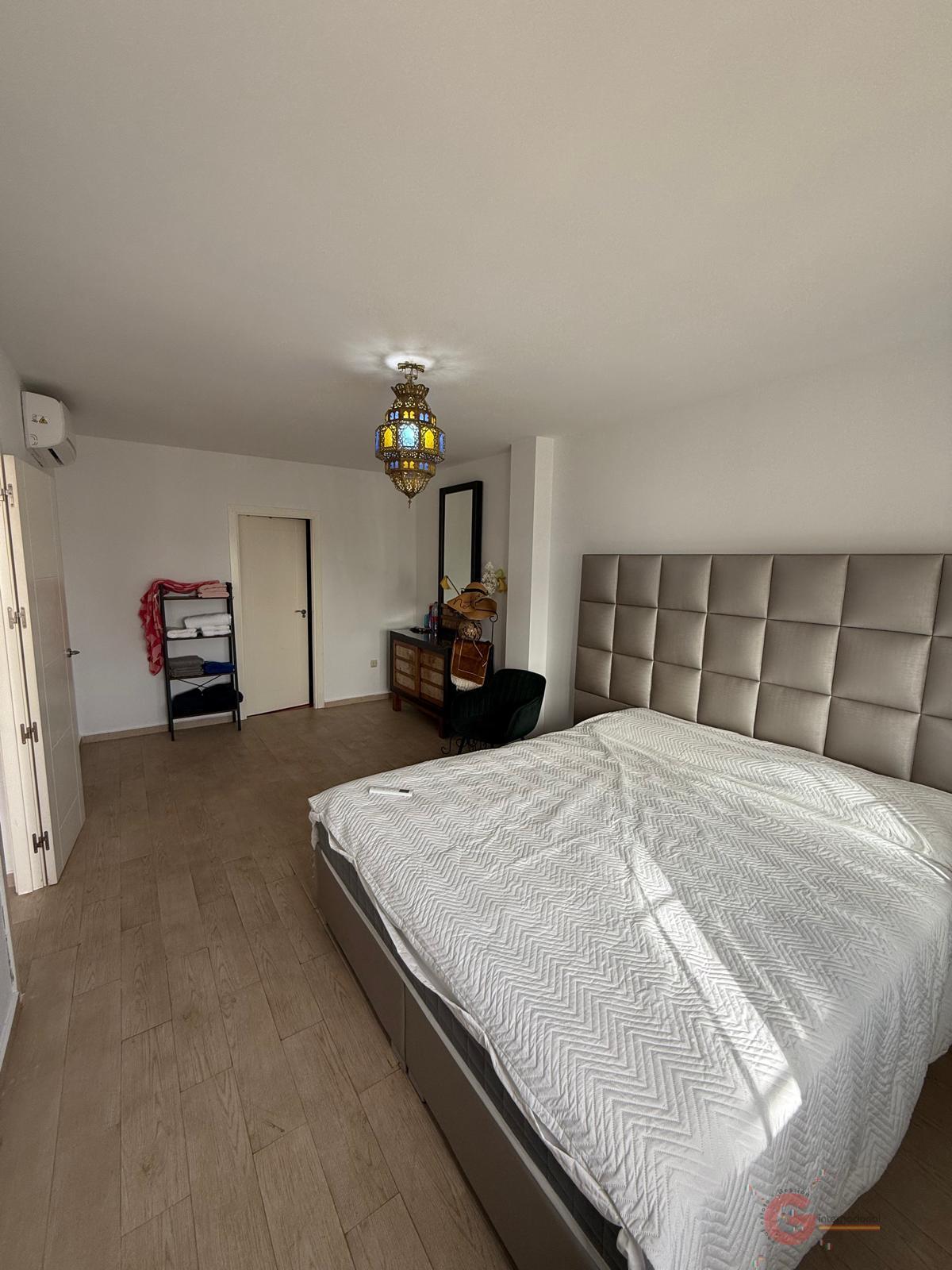 For sale of house in Salobreña