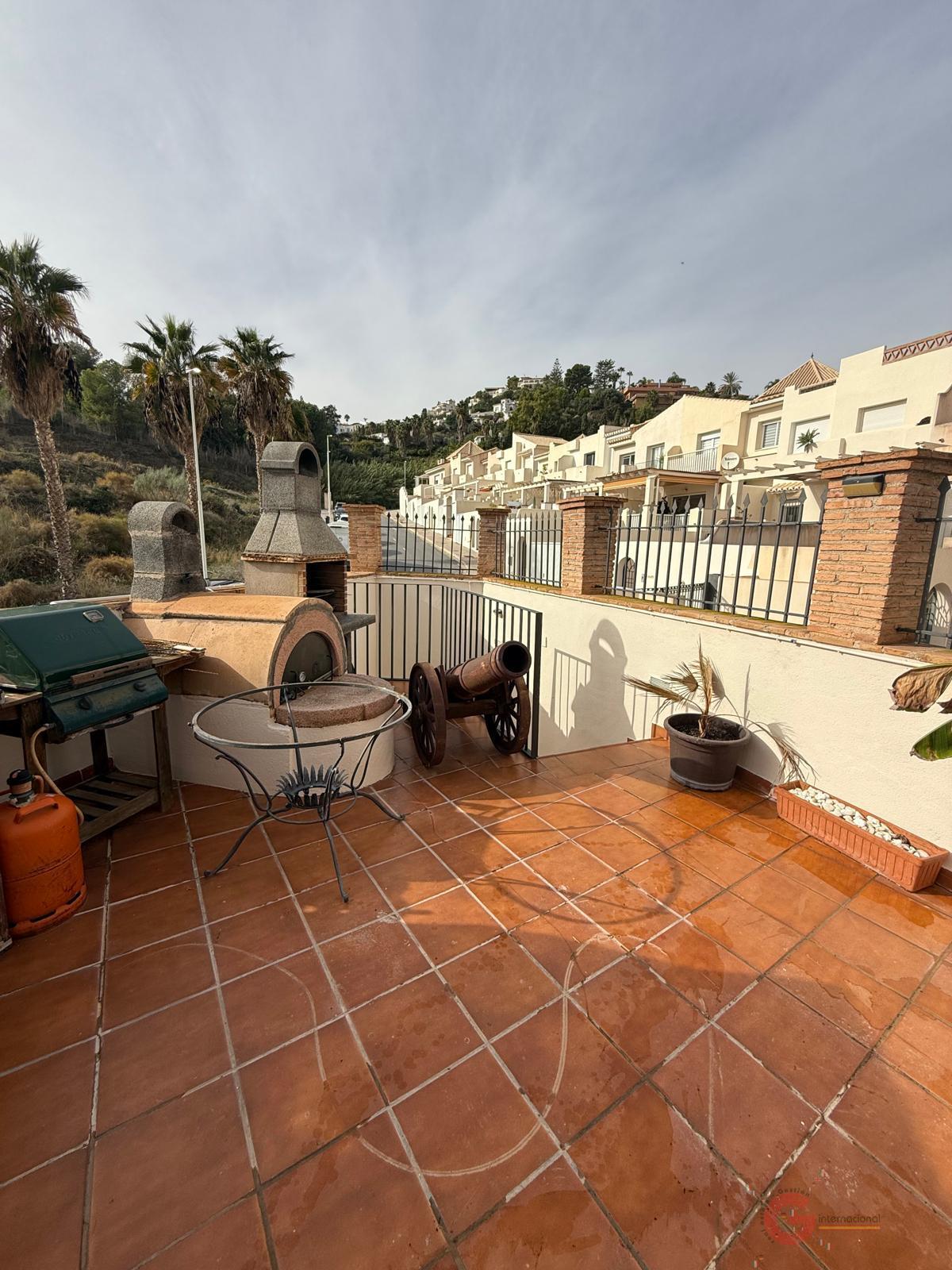For sale of house in Salobreña