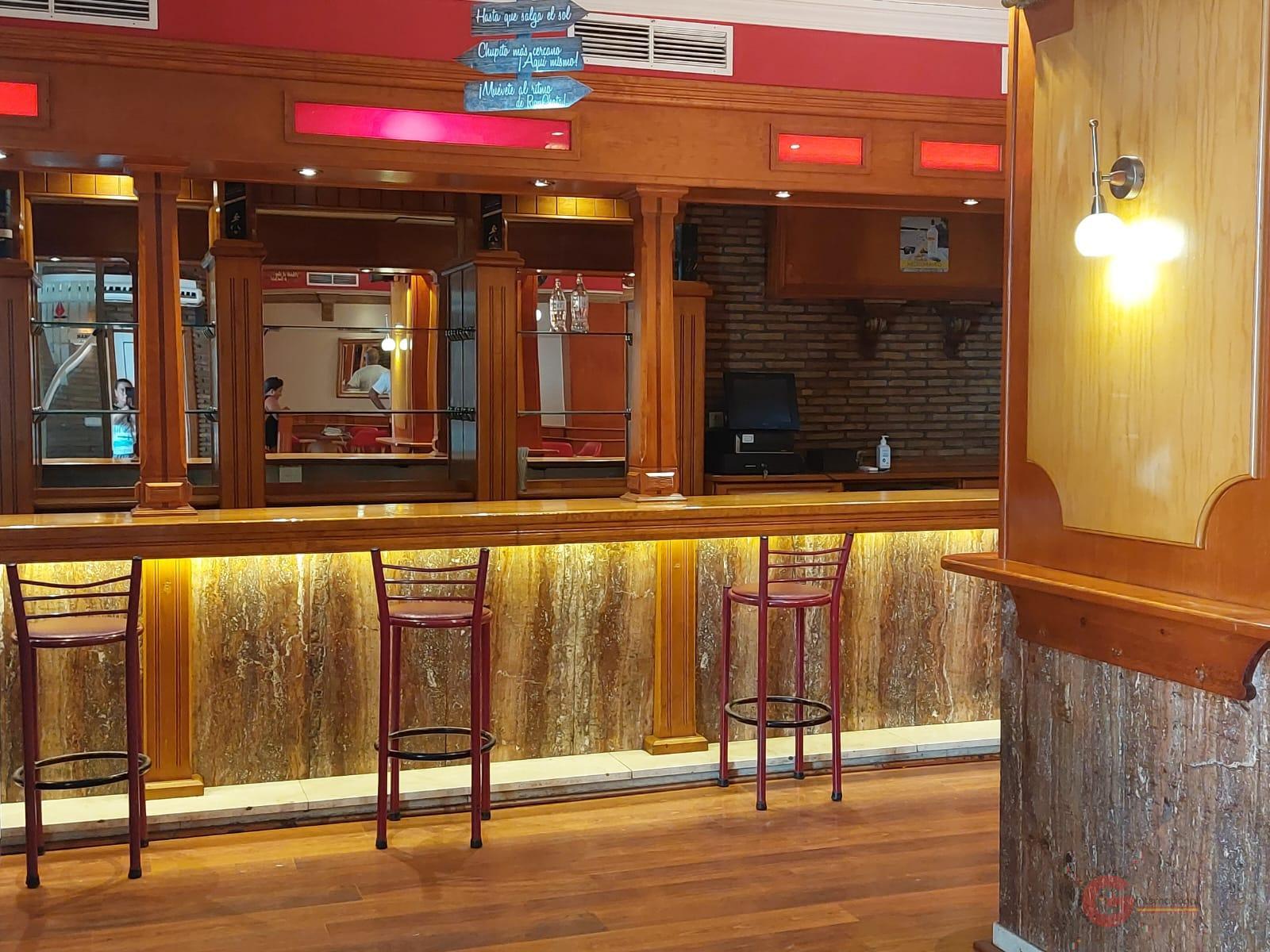 Venta de local comercial en Salobreña