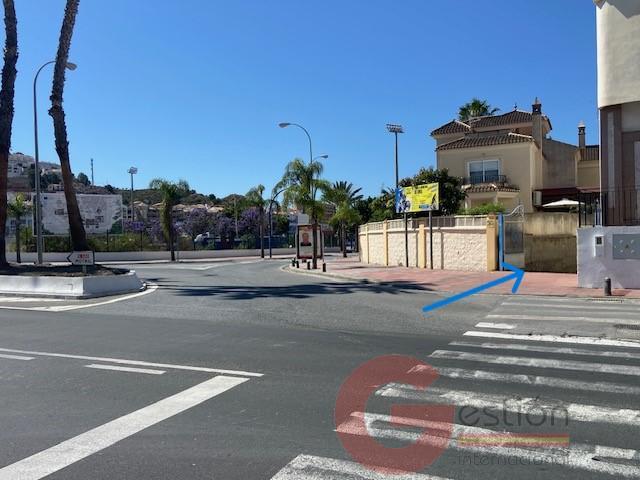 For sale of premises in Almuñécar