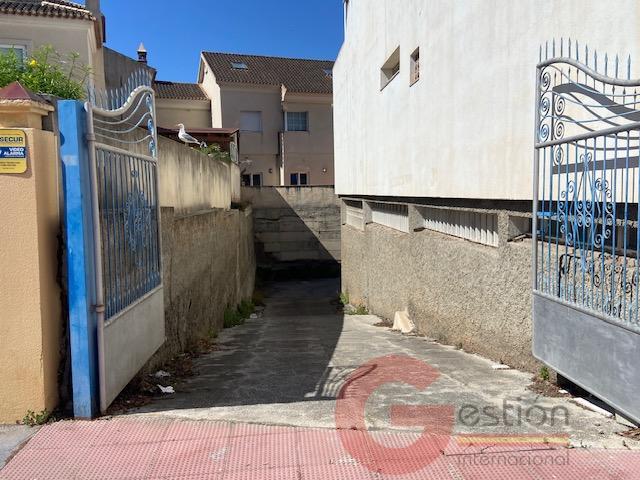 For sale of premises in Almuñécar