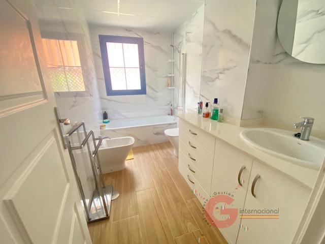 For sale of flat in Almuñécar
